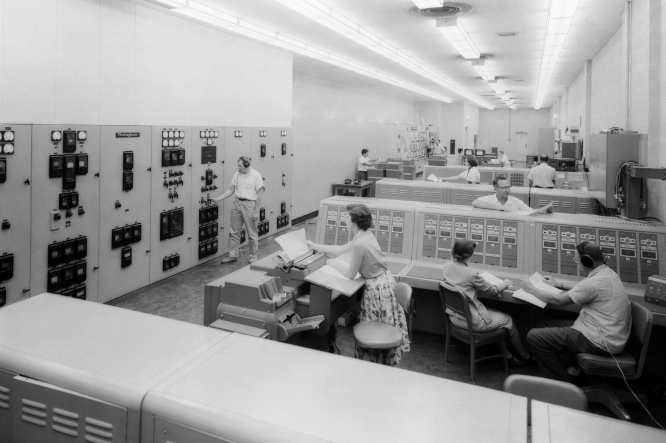 CEEQ.IT — Distributed team collaboration challenges